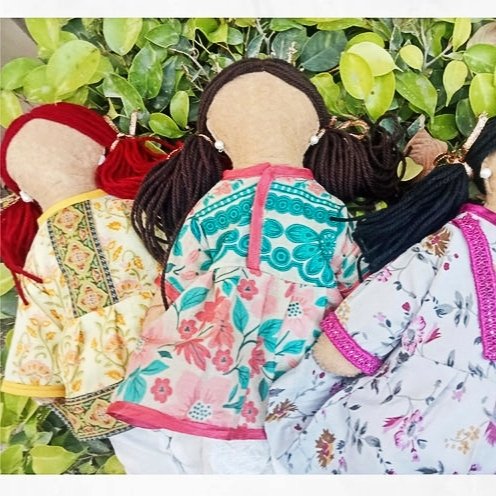 Faceless Dolls